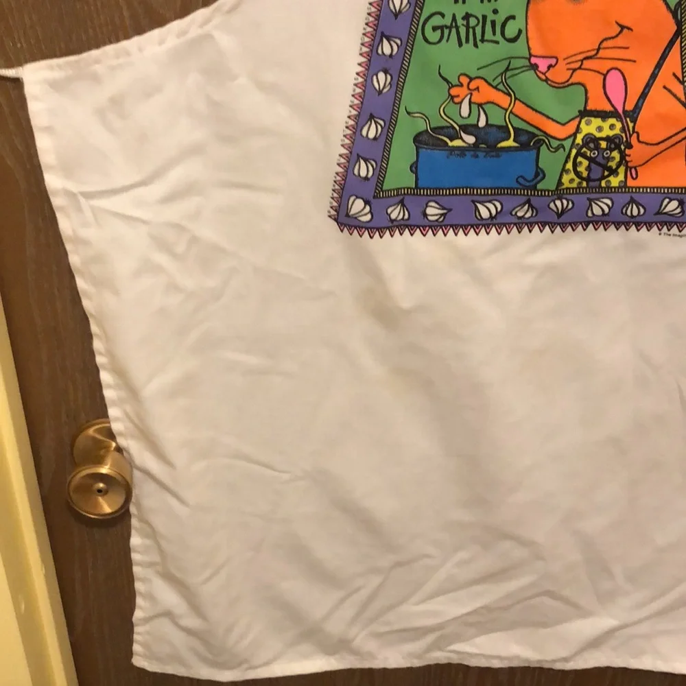 Garlic Apron 33x 27”, each waist tie is 32”